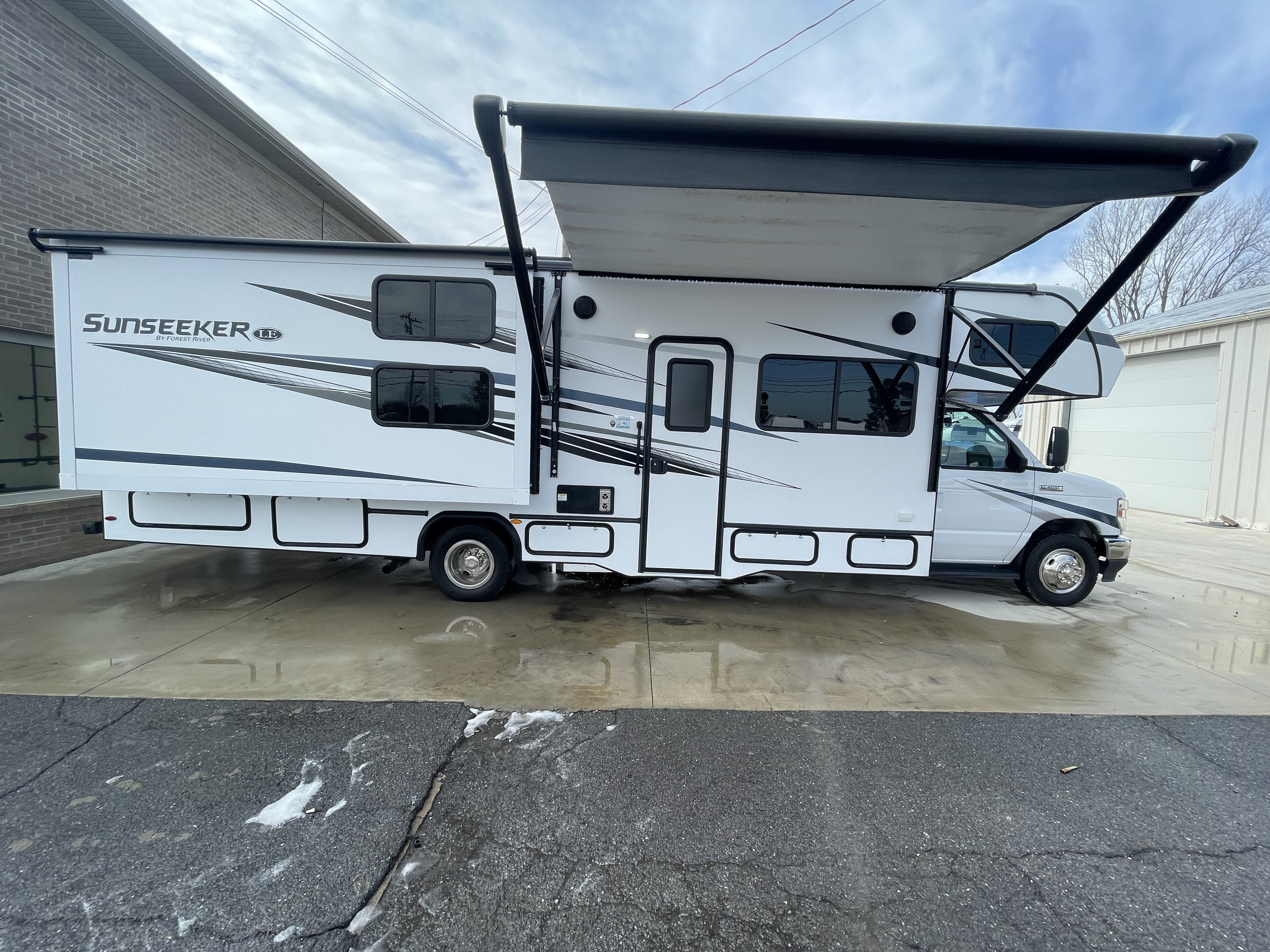 2023 Forest River Sunseeker 3250DSLE in benton KY
