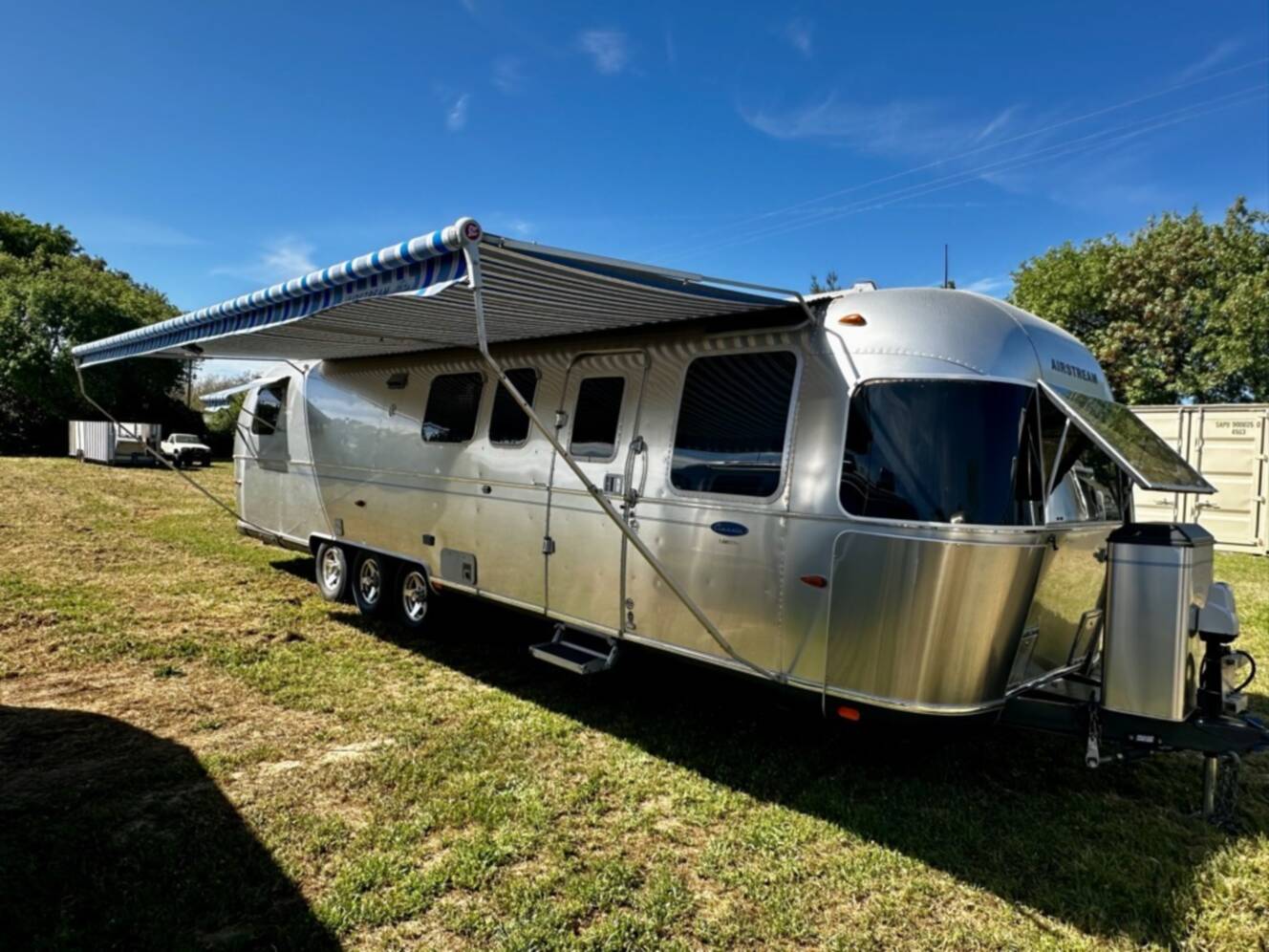 A photo of this 2009 Airstream CLASSIC LIMITED 34 SO