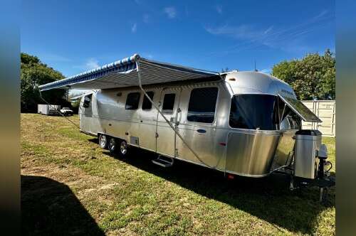 2009 Airstream CLASSIC LIMITED 34 SO in winters CA
