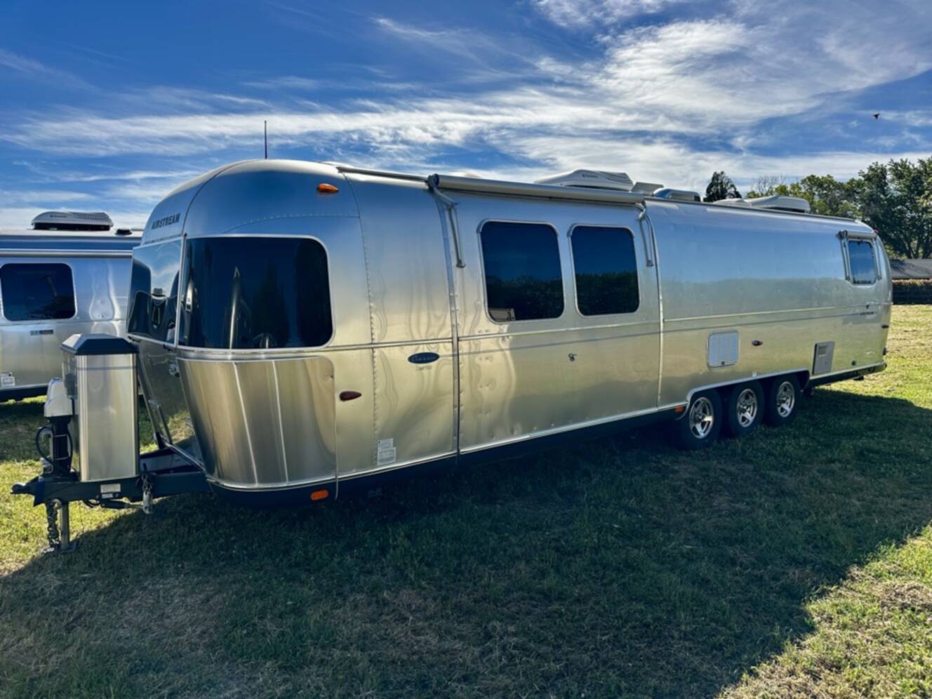 A photo of this 2009 Airstream CLASSIC LIMITED 34 SO