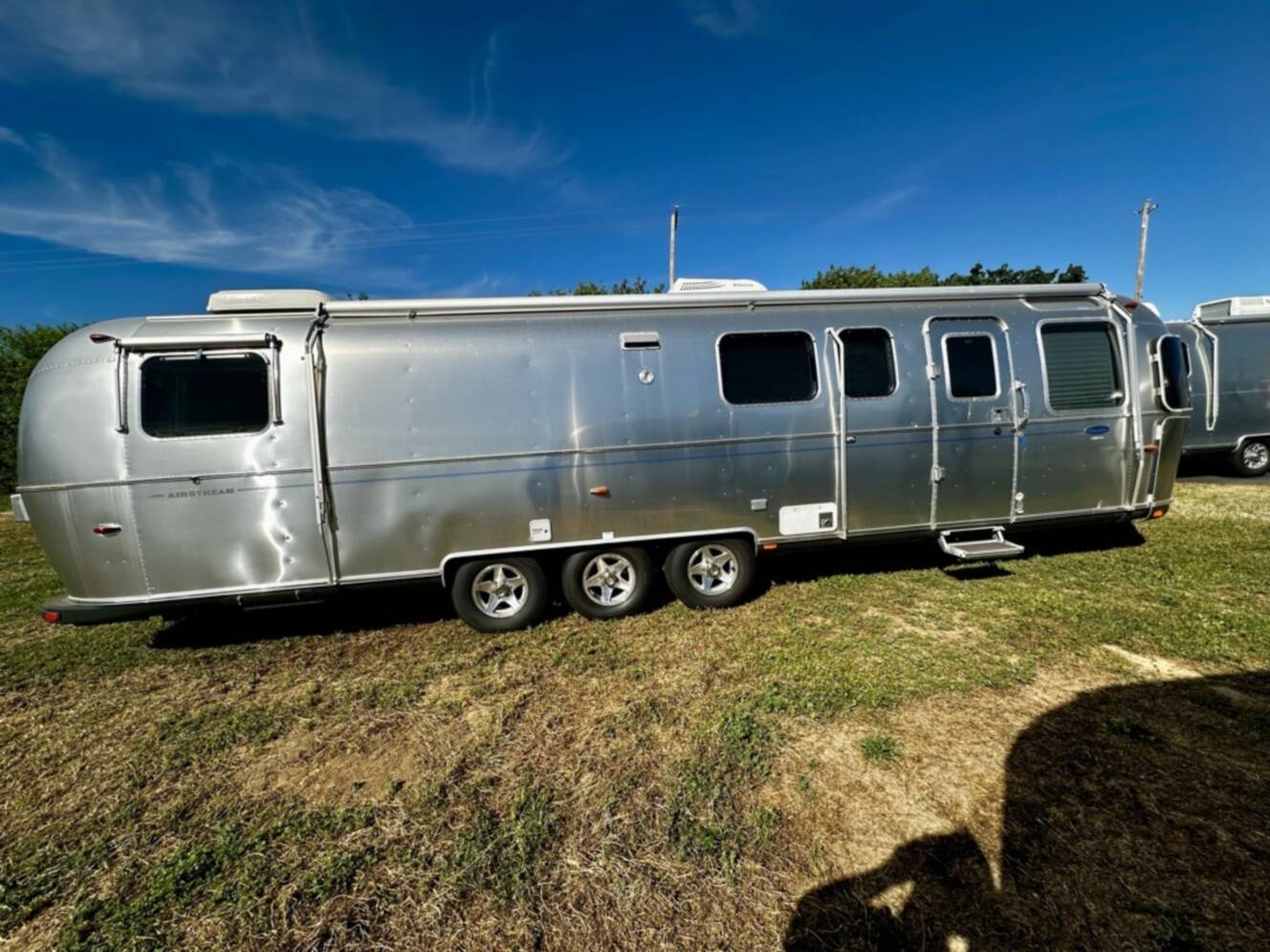 A photo of this 2009 Airstream CLASSIC LIMITED 34 SO