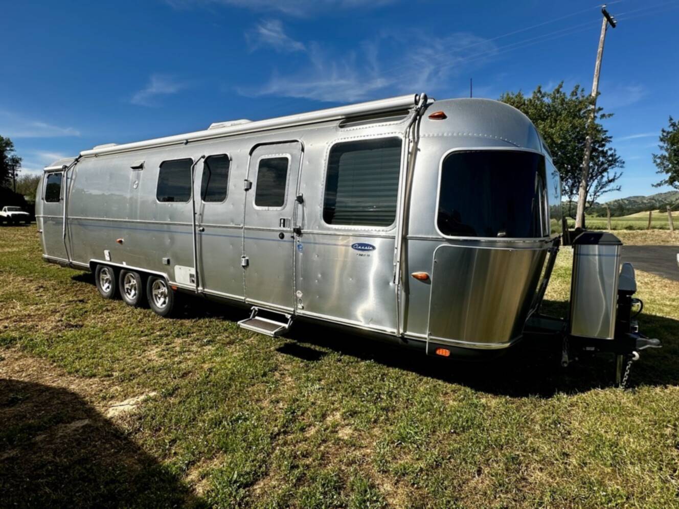 A photo of this 2009 Airstream CLASSIC LIMITED 34 SO