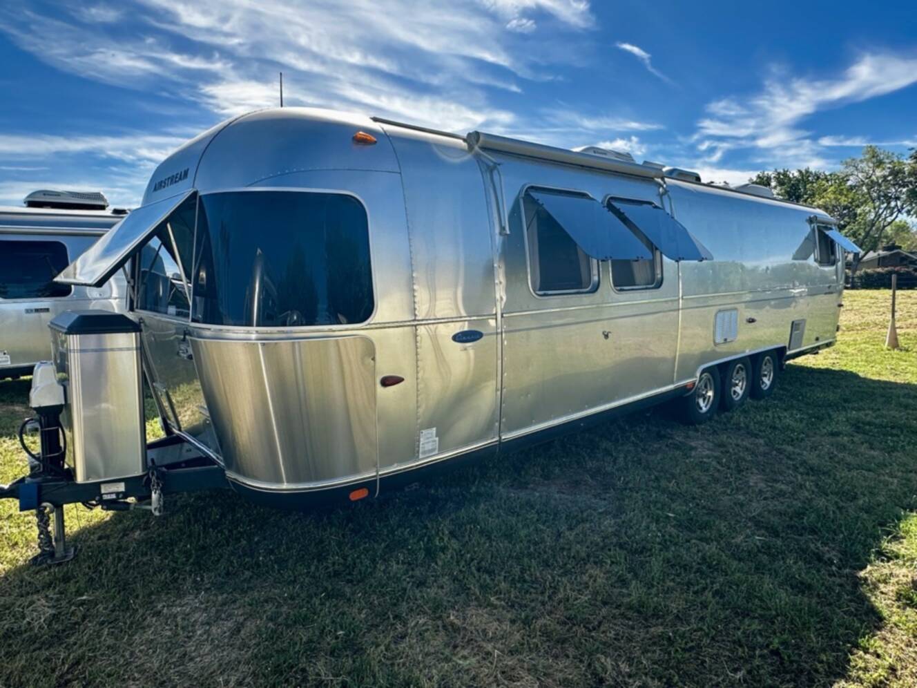 A photo of this 2009 Airstream CLASSIC LIMITED 34 SO