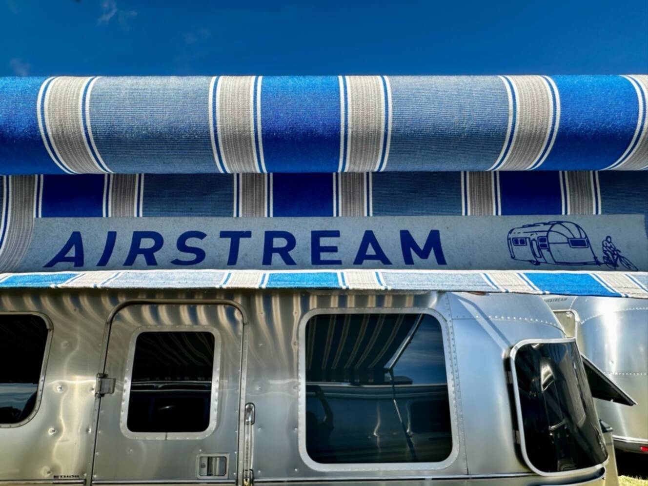 A photo of this 2009 Airstream CLASSIC LIMITED 34 SO