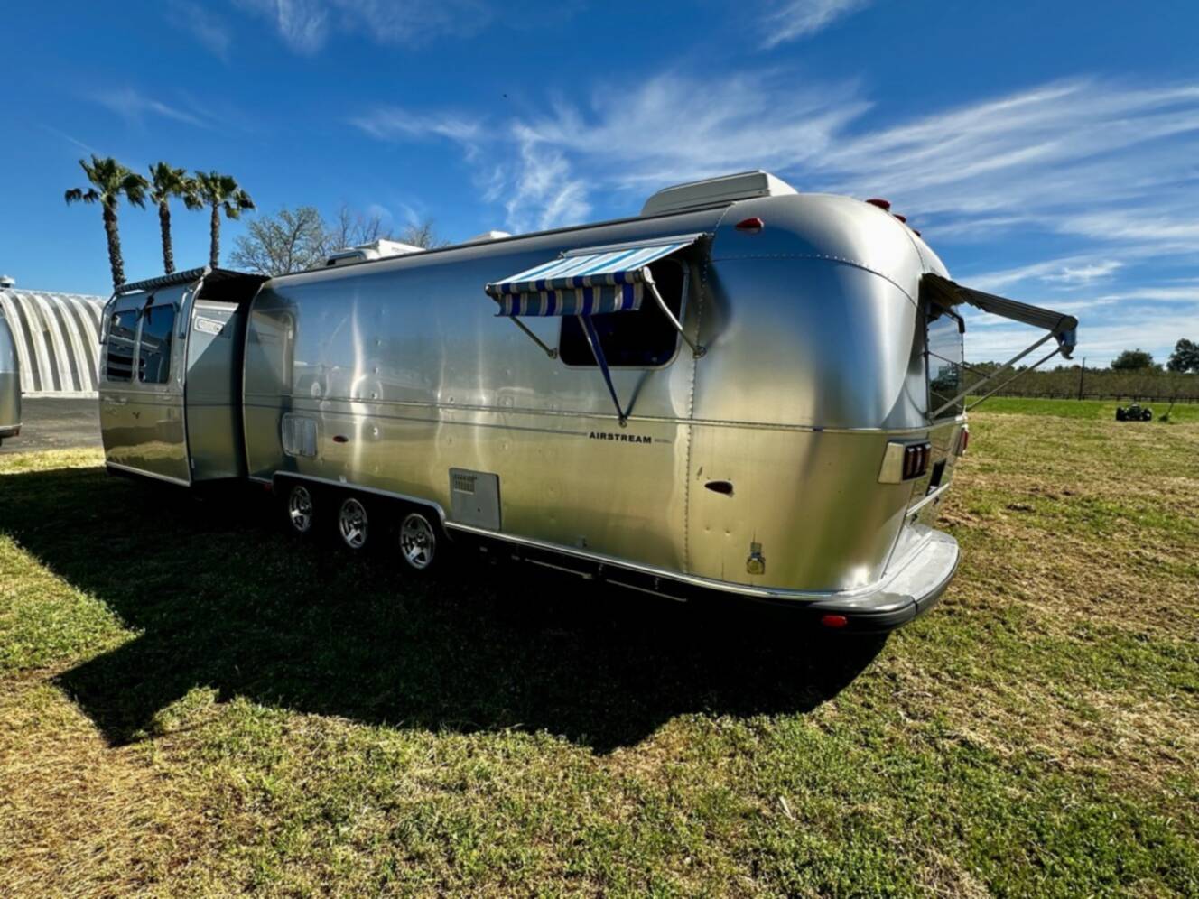 A photo of this 2009 Airstream CLASSIC LIMITED 34 SO