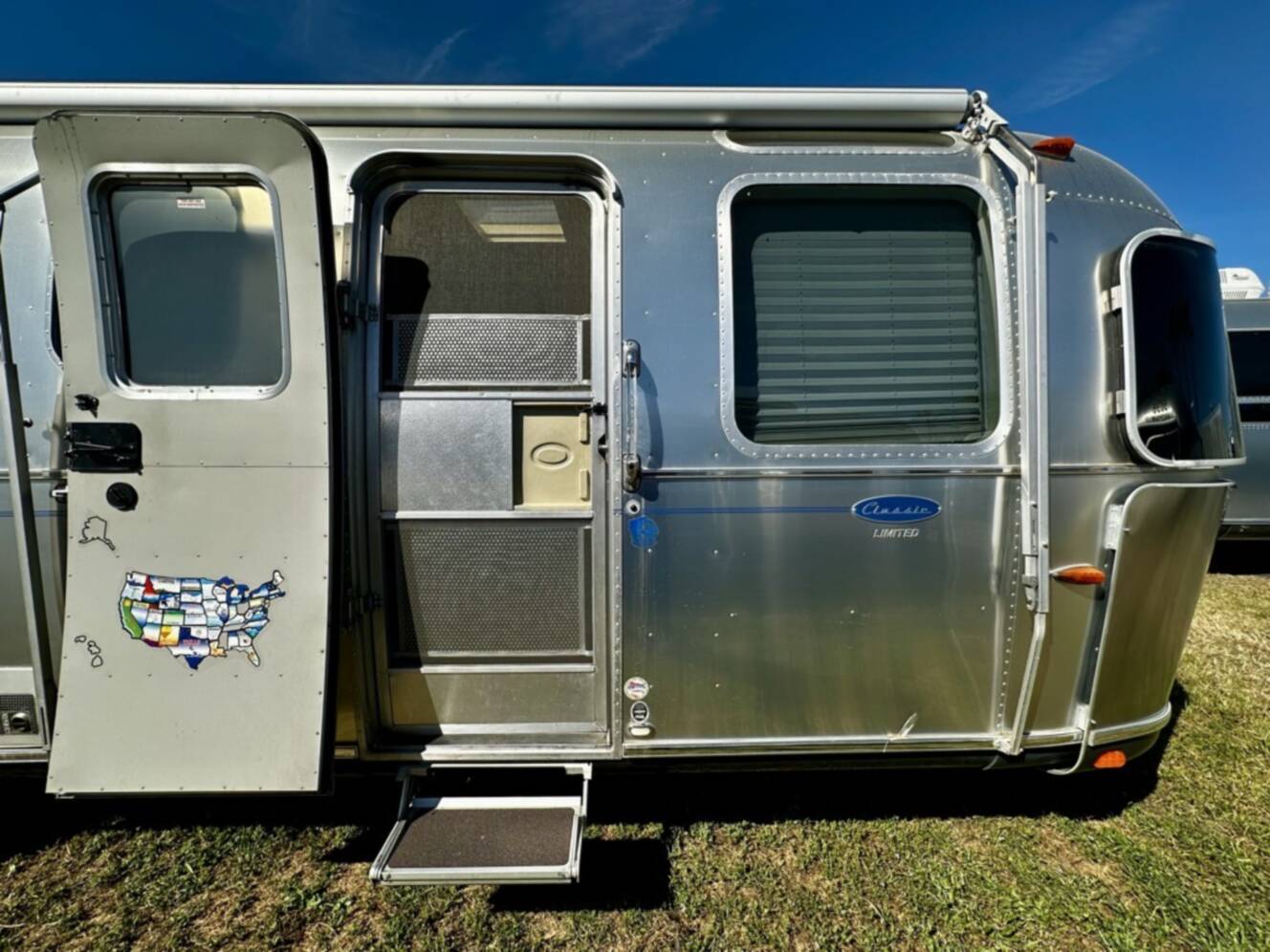 A photo of this 2009 Airstream CLASSIC LIMITED 34 SO