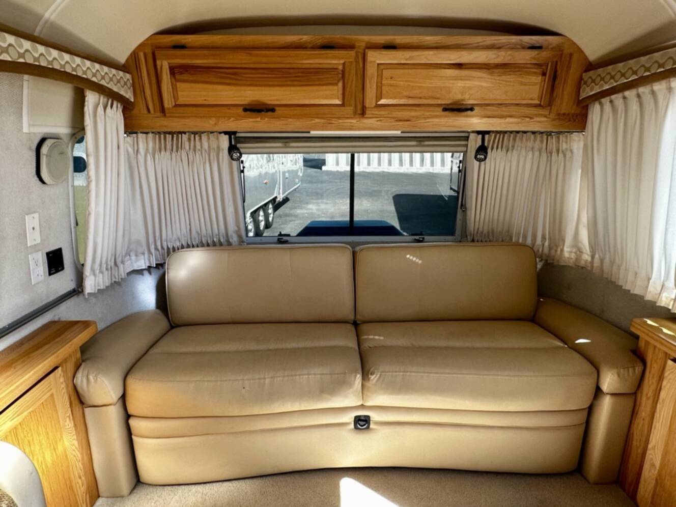 A photo of this 2009 Airstream CLASSIC LIMITED 34 SO
