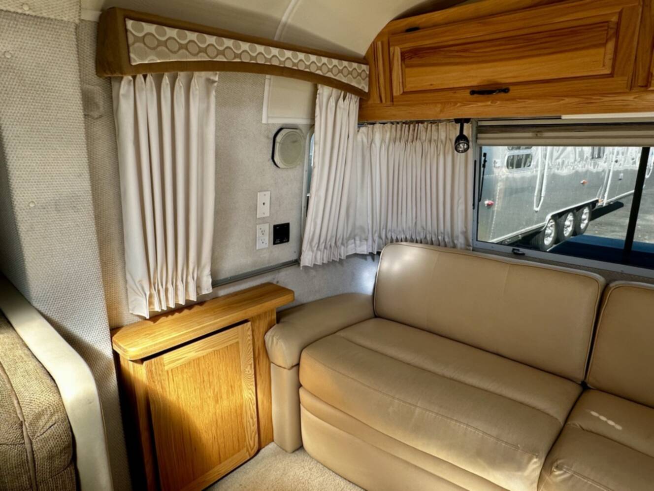 A photo of this 2009 Airstream CLASSIC LIMITED 34 SO