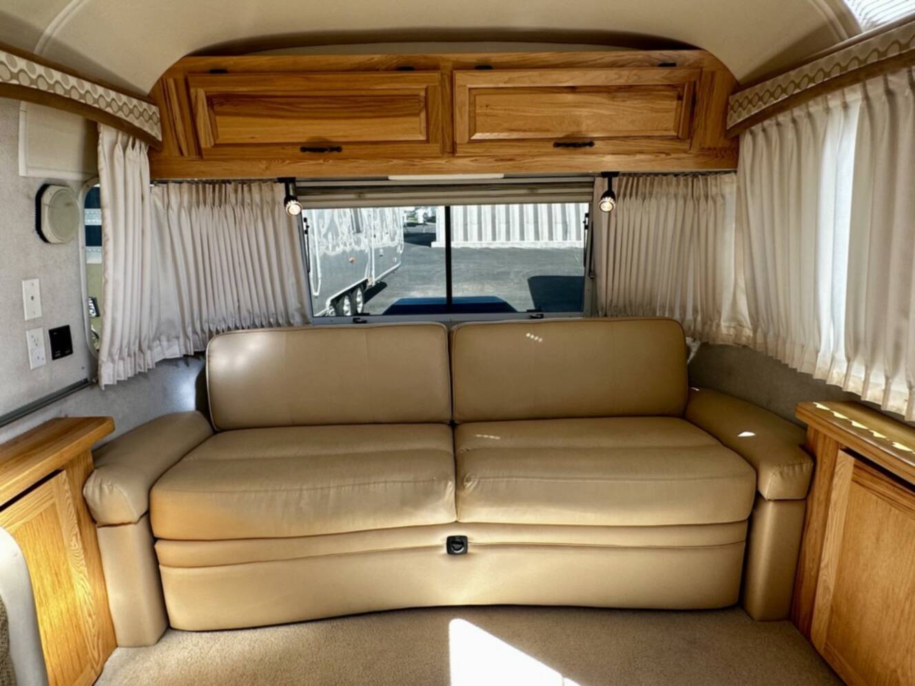 A photo of this 2009 Airstream CLASSIC LIMITED 34 SO