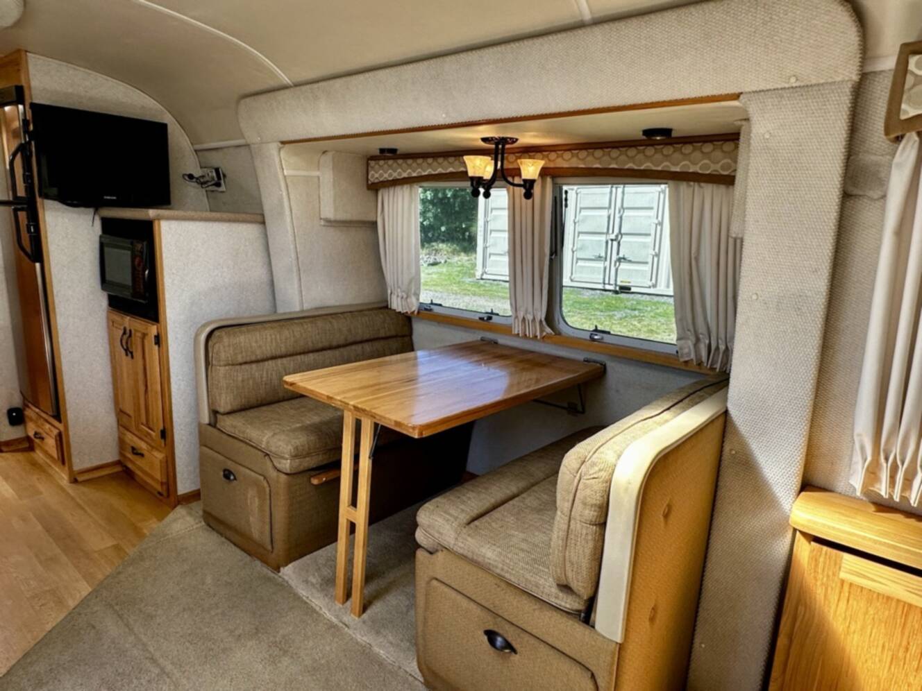 A photo of this 2009 Airstream CLASSIC LIMITED 34 SO