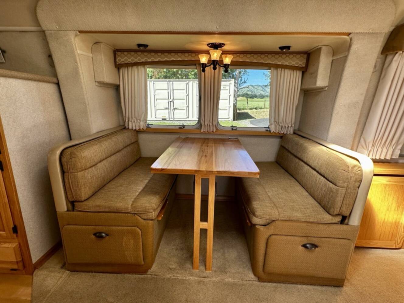A photo of this 2009 Airstream CLASSIC LIMITED 34 SO