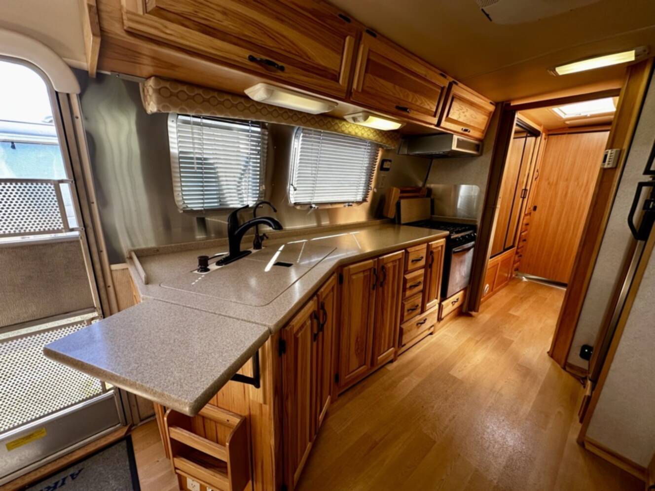 A photo of this 2009 Airstream CLASSIC LIMITED 34 SO