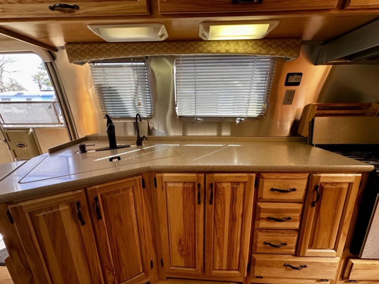 A photo of this 2009 Airstream CLASSIC LIMITED 34 SO