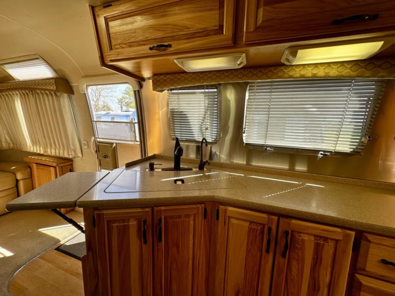 A photo of this 2009 Airstream CLASSIC LIMITED 34 SO