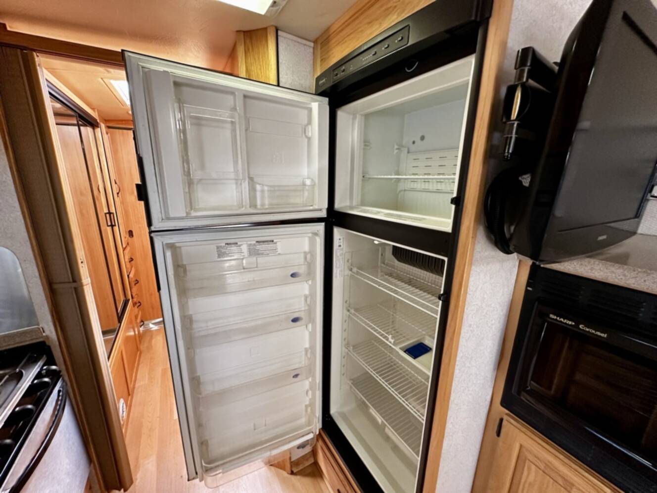 A photo of this 2009 Airstream CLASSIC LIMITED 34 SO