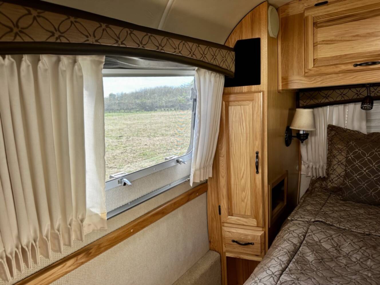 A photo of this 2009 Airstream CLASSIC LIMITED 34 SO