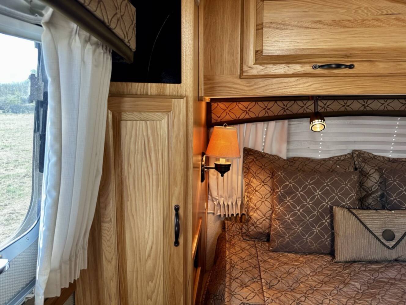 A photo of this 2009 Airstream CLASSIC LIMITED 34 SO