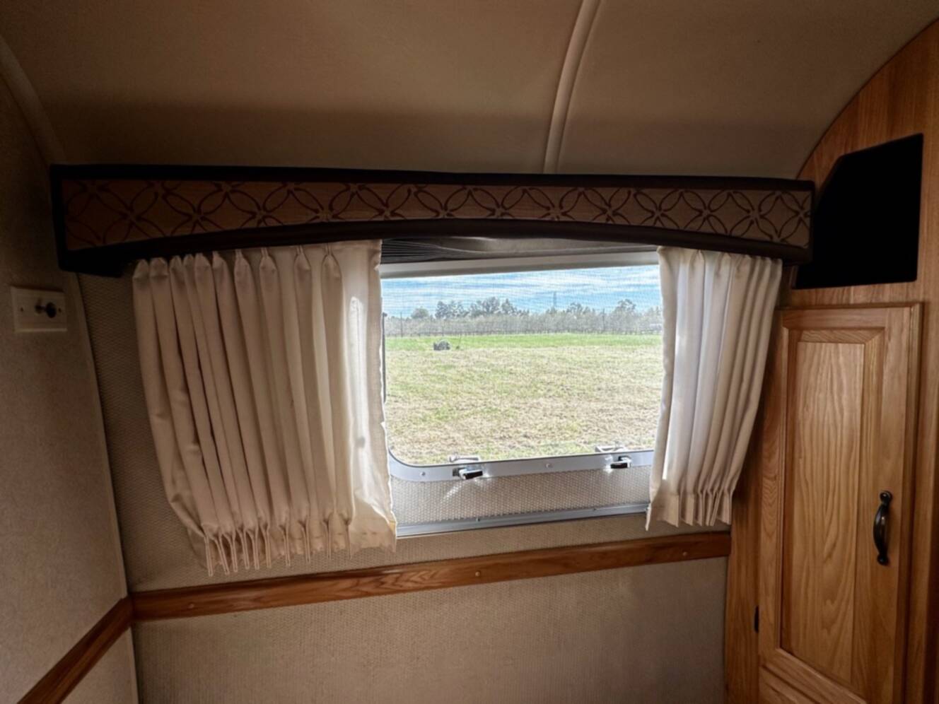 A photo of this 2009 Airstream CLASSIC LIMITED 34 SO