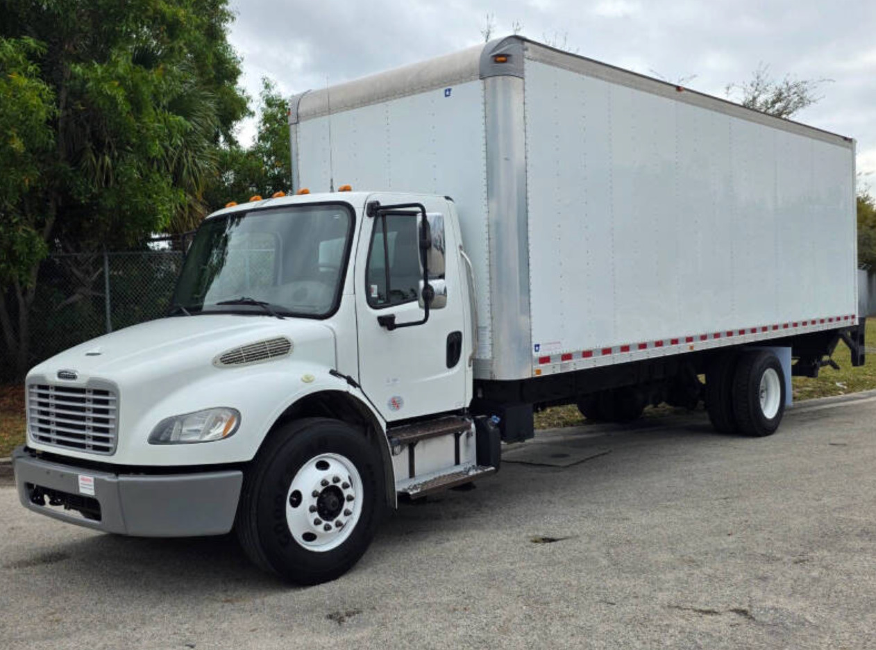 2016 FREIGHTLINER BUSINESS CLASS M2 106 in West Palm Beach, FL