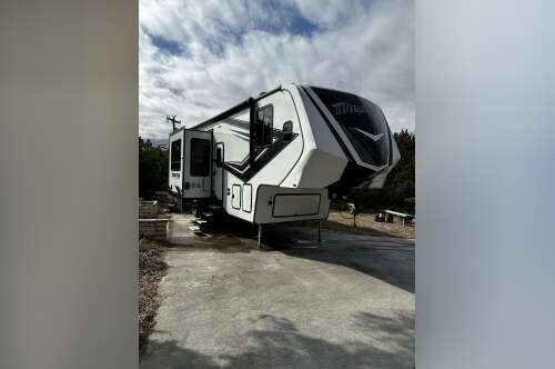 2021 Grand Design MOMENTUM G-CLASS 320G in austin TX