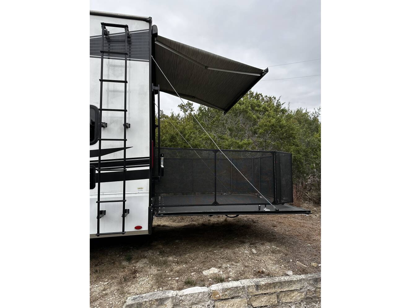 A photo of this 2021 Grand Design MOMENTUM G-CLASS 320G