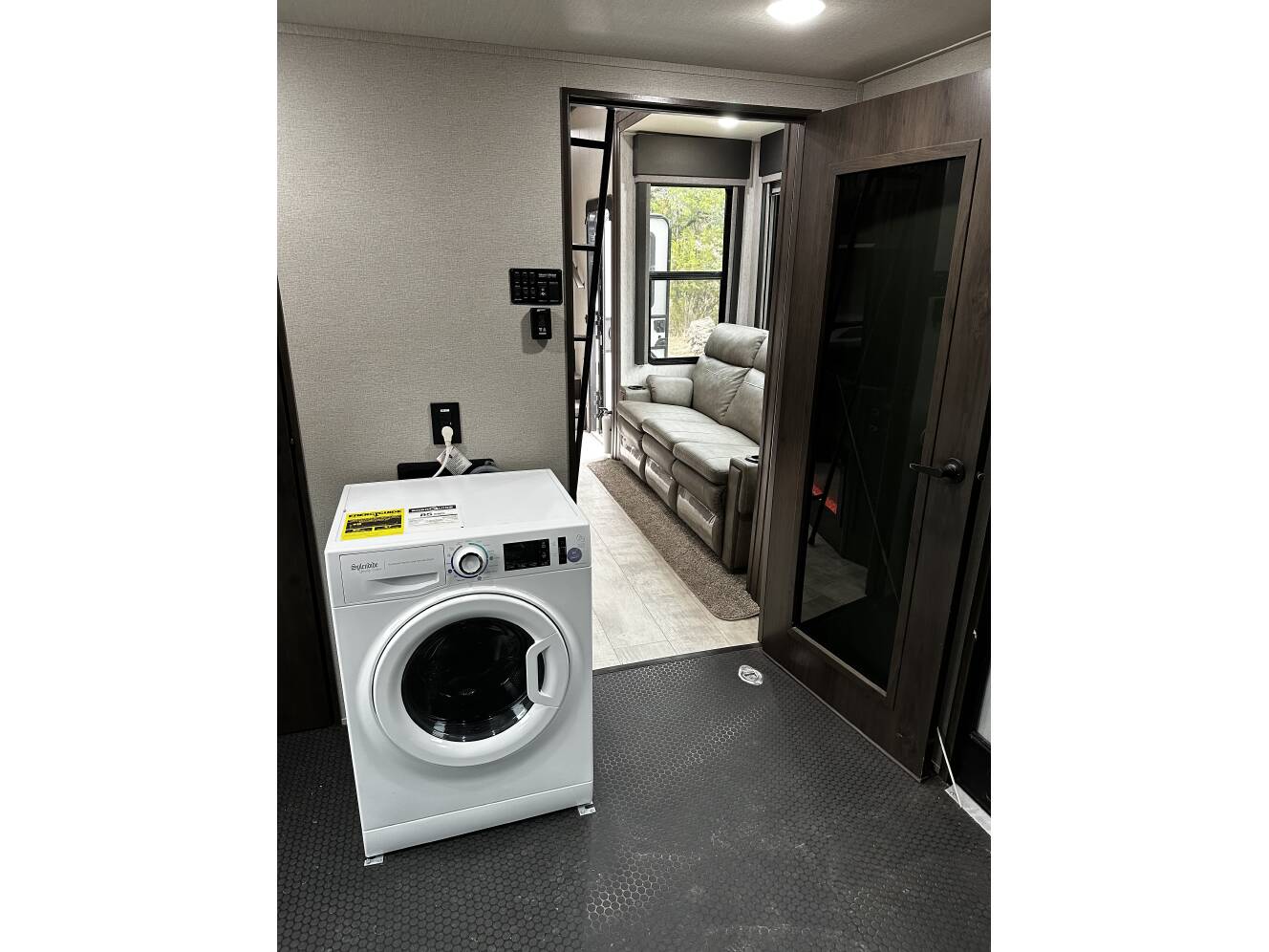 A photo of this 2021 Grand Design MOMENTUM G-CLASS 320G