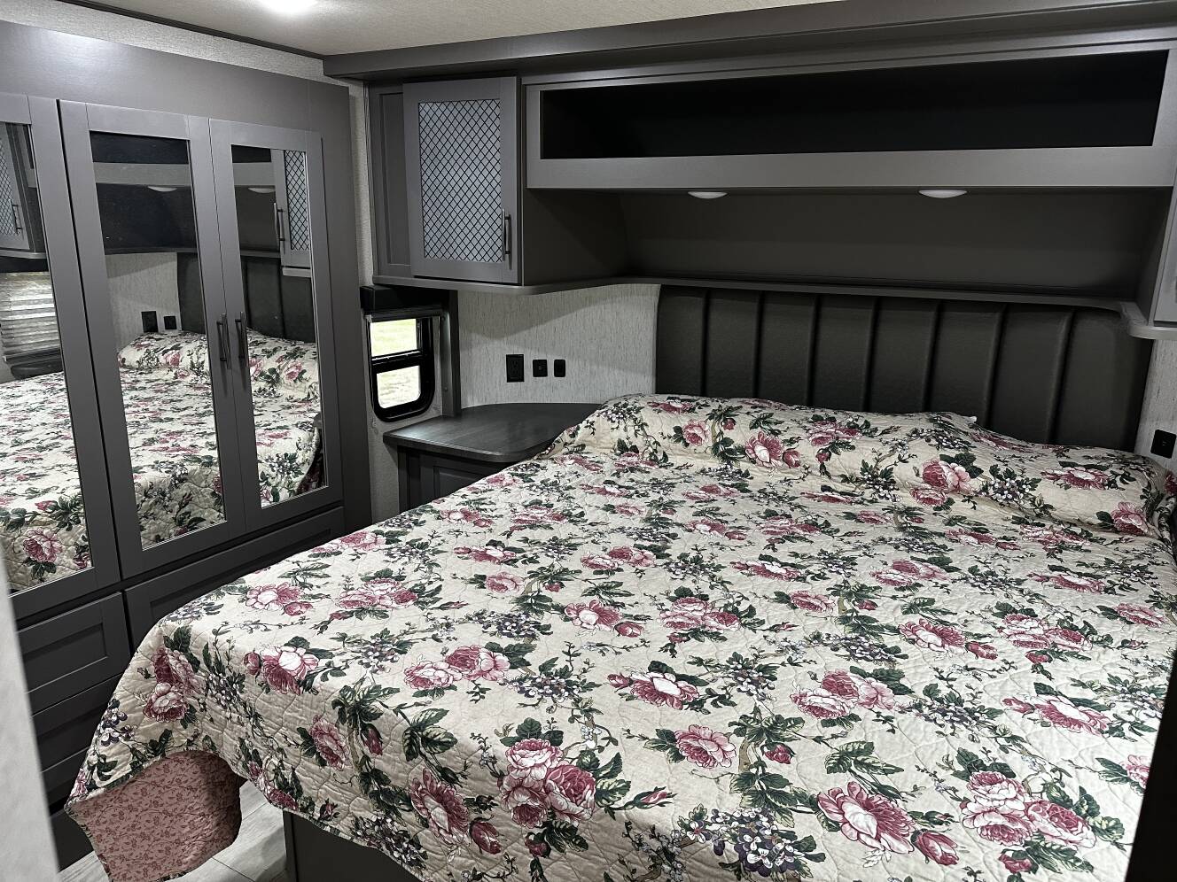 A photo of this 2021 Grand Design MOMENTUM G-CLASS 320G