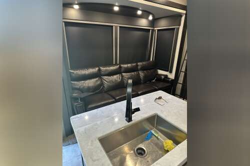 2020 Grand Design MOMENTUM M-CLASS 351M in montgomery TX