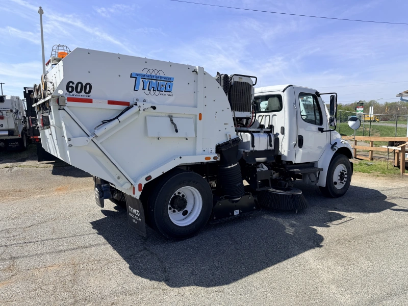 2015 FREIGHTLINER Tymco 600