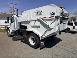 2015 FREIGHTLINER Tymco 600