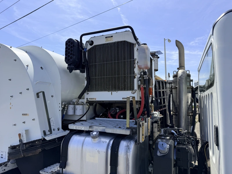 2015 FREIGHTLINER Tymco 600