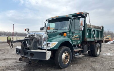 2004 INTERNATIONAL 7400 in Warrington, PA