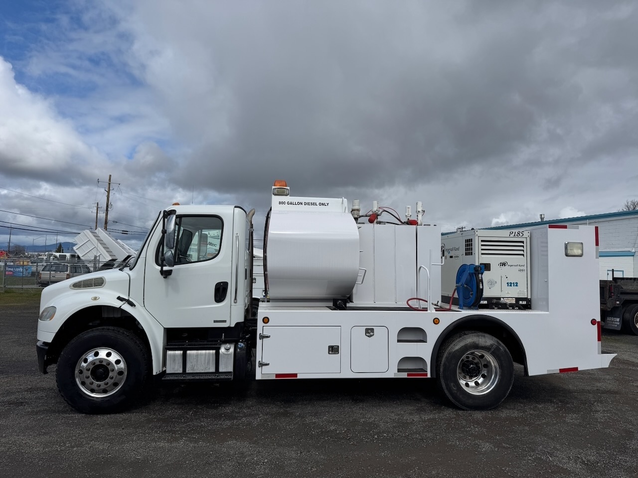 2012 FREIGHTLINER BUSINESS CLASS M2 106 in Central Point, OR