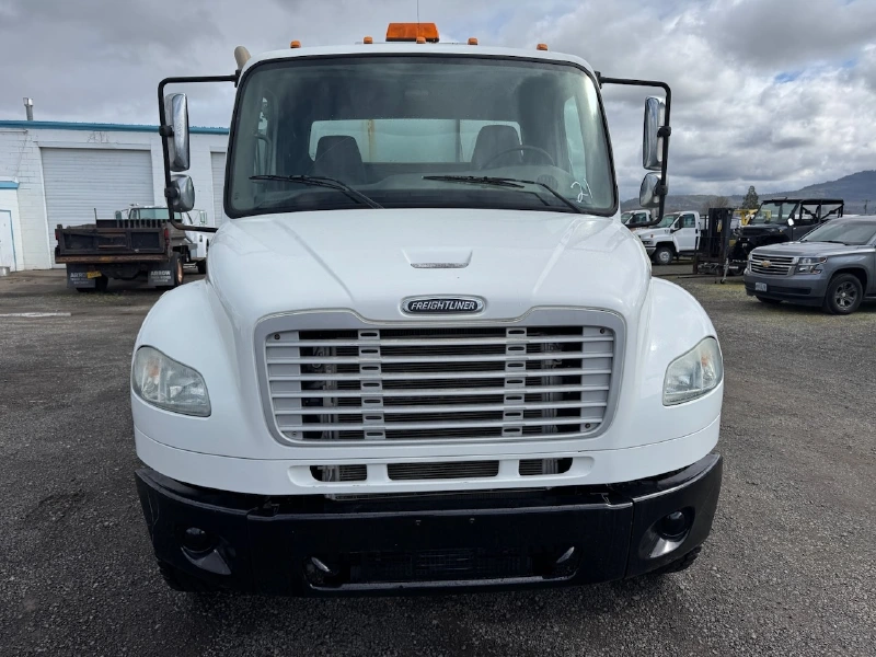 2012 FREIGHTLINER BUSINESS CLASS M2 106