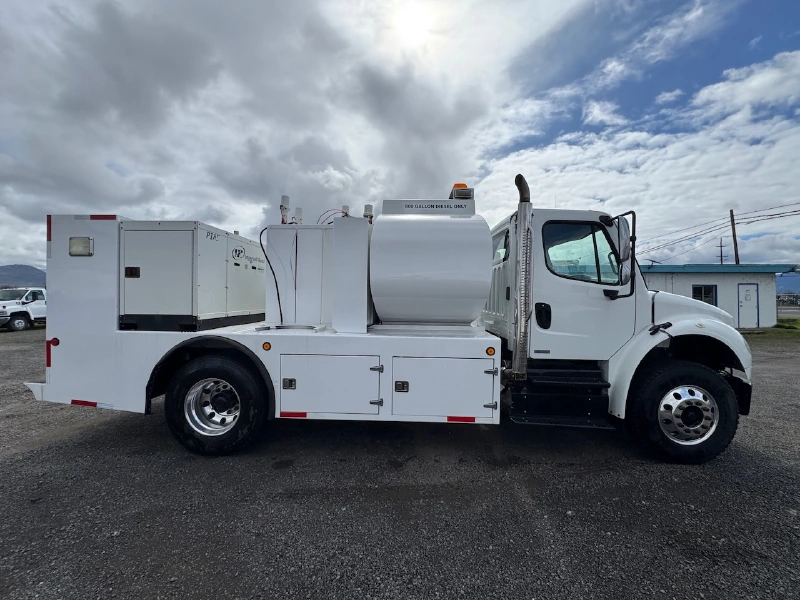2012 FREIGHTLINER BUSINESS CLASS M2 106