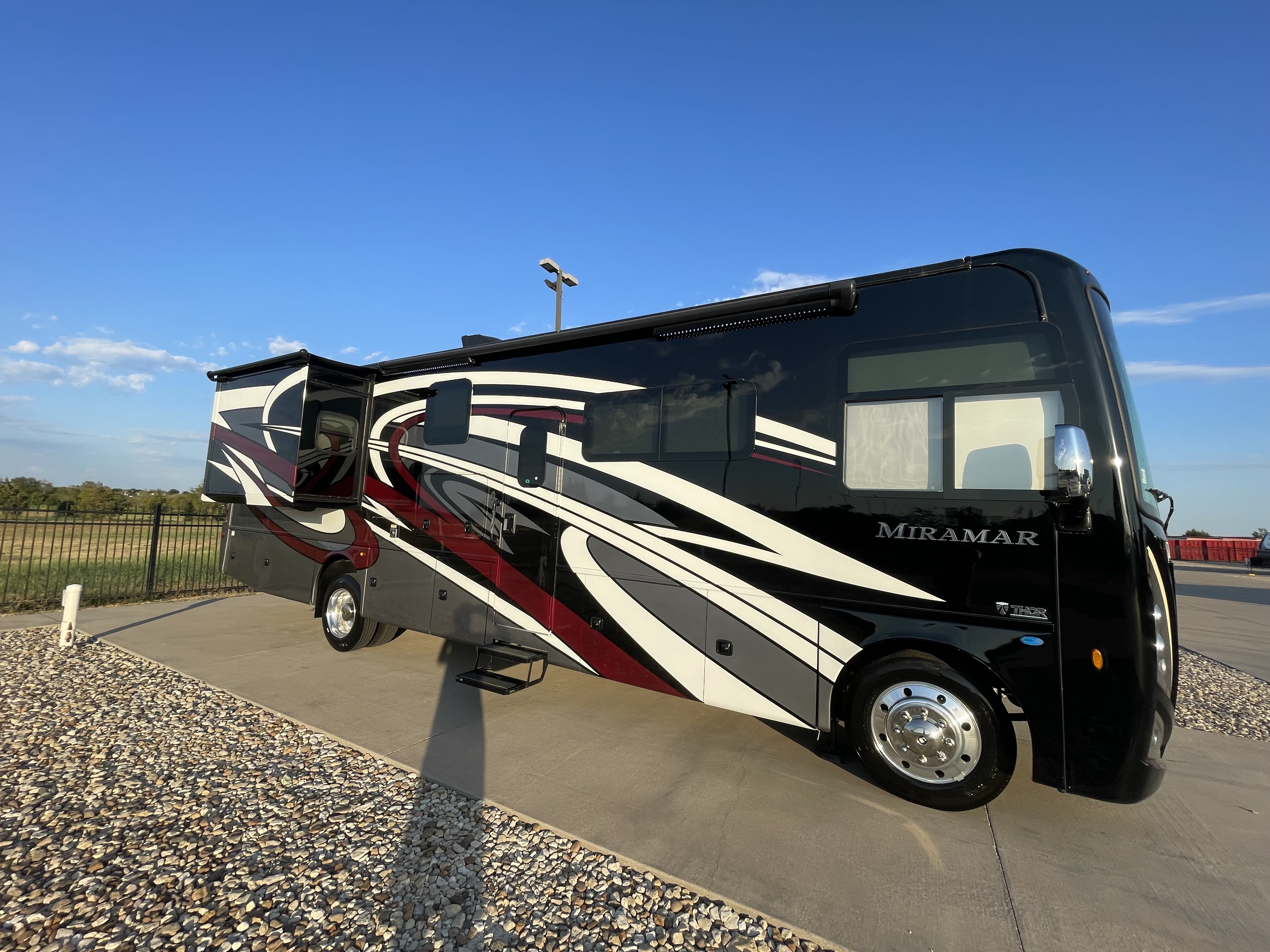 2023 Thor Motor Coach MIRAMAR 34 7 RV