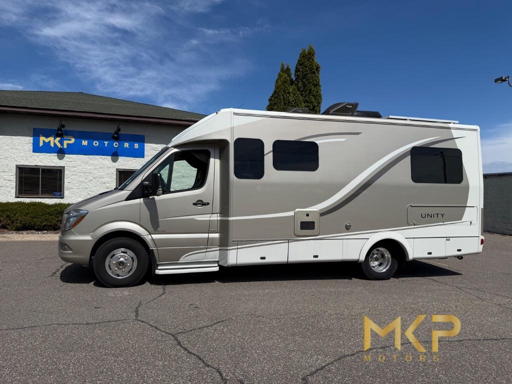 2015 Leisure Travel Unity U24TB in ramsey MN