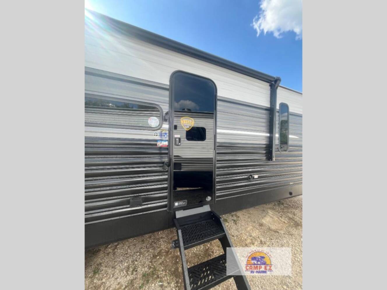 A photo of this 2026 Crossroads Rv ZINGER LITE 295BH