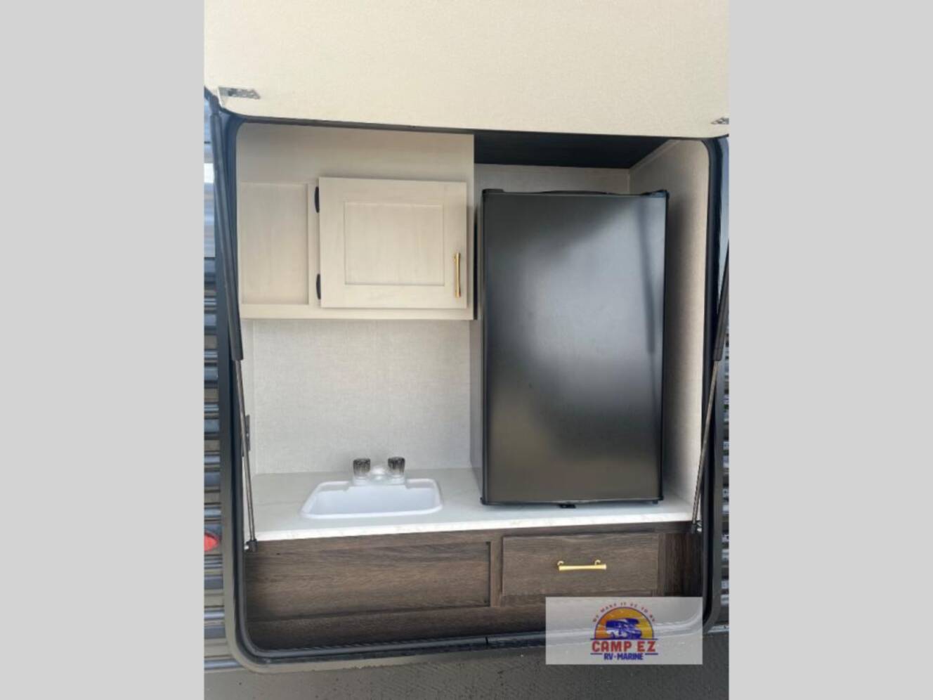 A photo of this 2026 Crossroads Rv ZINGER LITE 295BH