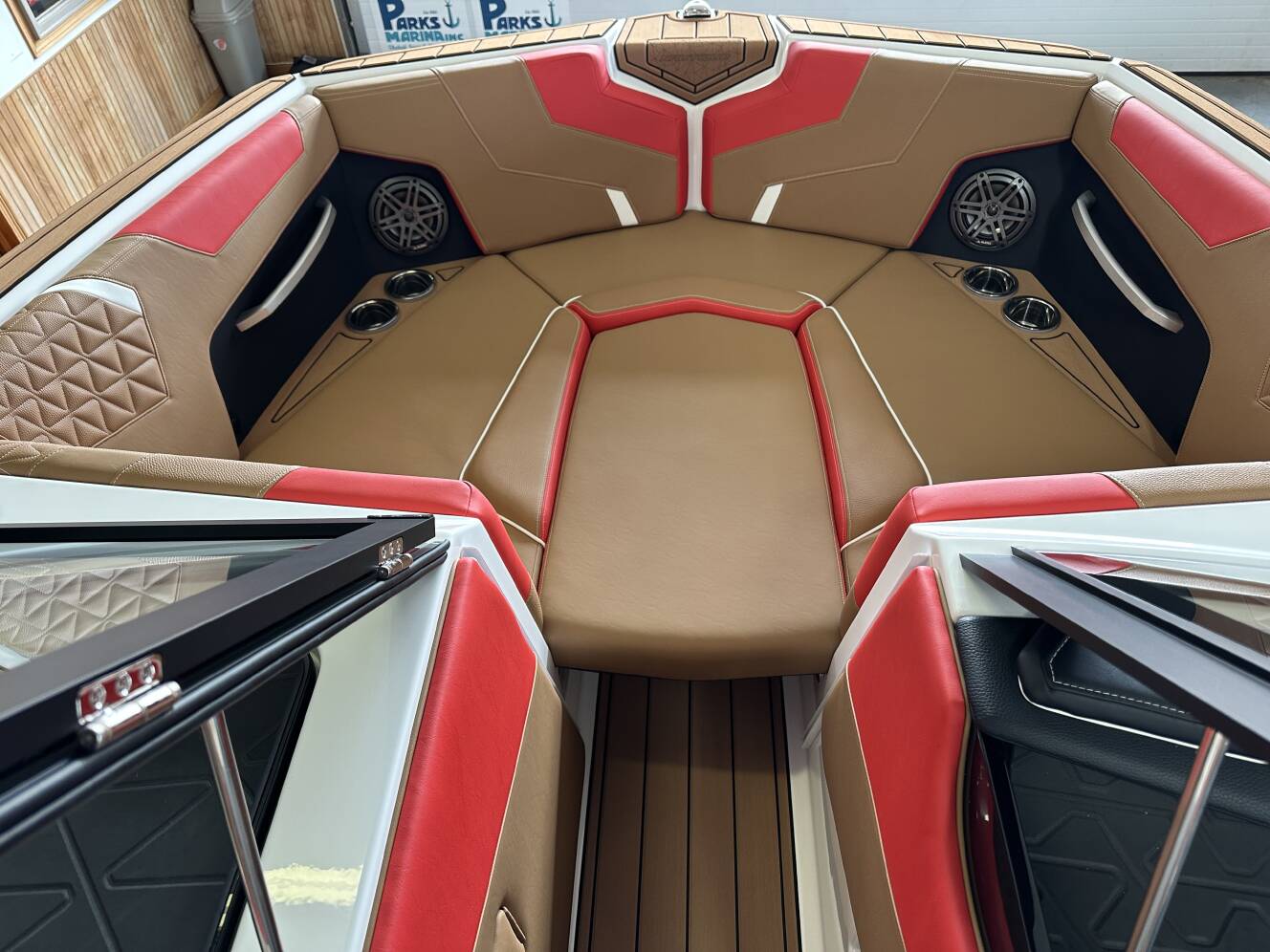 A photo of this 2026 Nautique Super Air Nautique GS22