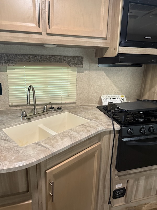 2019 Coachmen CATALINA DELUXE EDITION 27FBCK RV