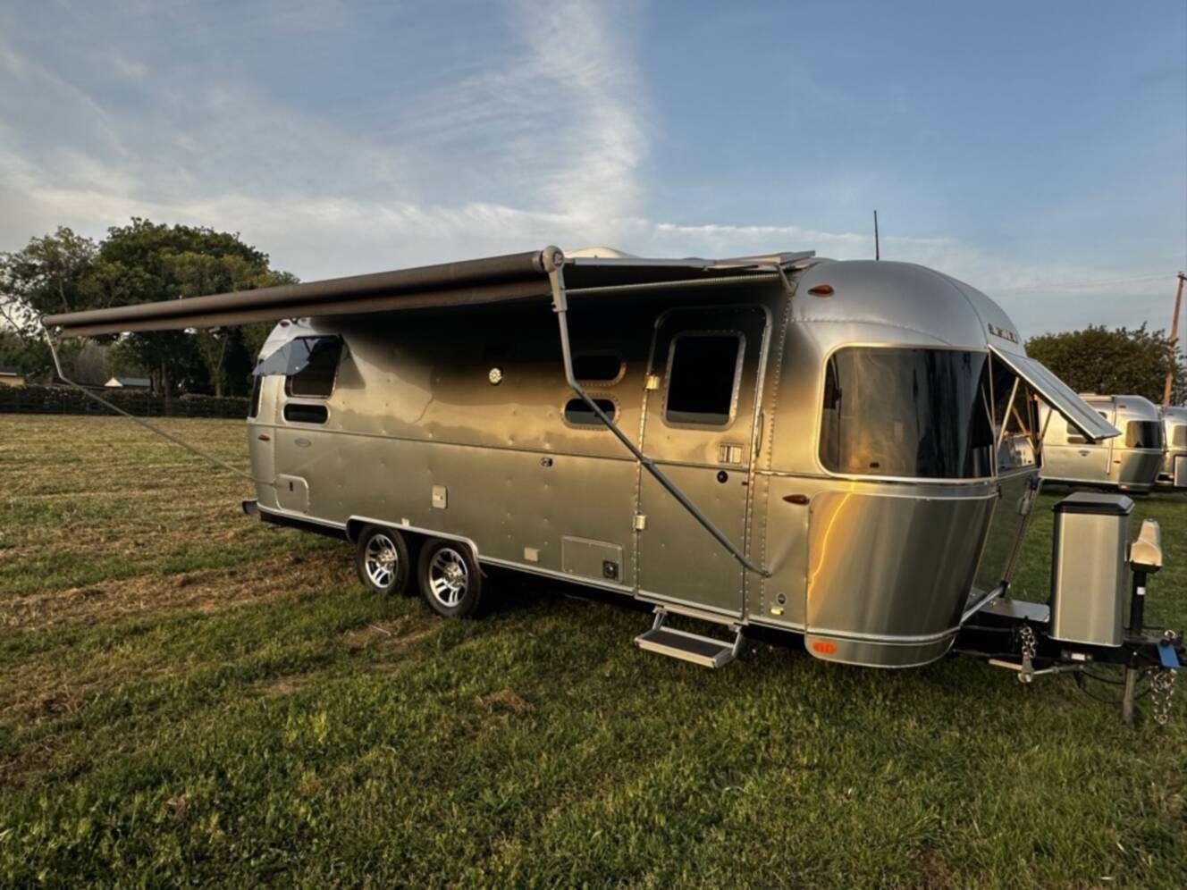 A photo of this 2017 Airstream FLYING CLOUD 25RB TWIN