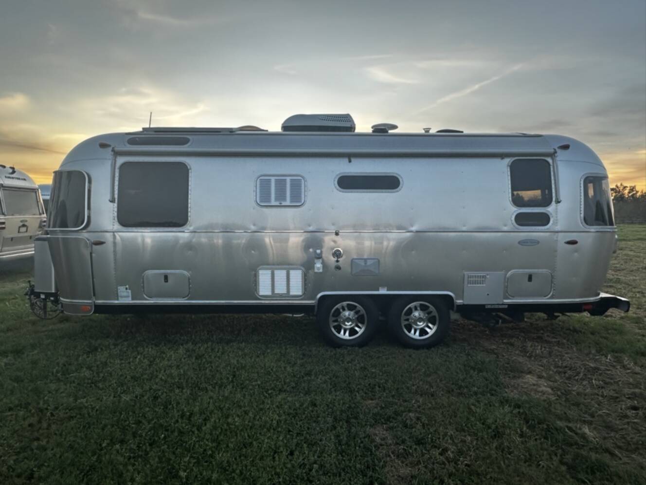 A photo of this 2017 Airstream FLYING CLOUD 25RB TWIN