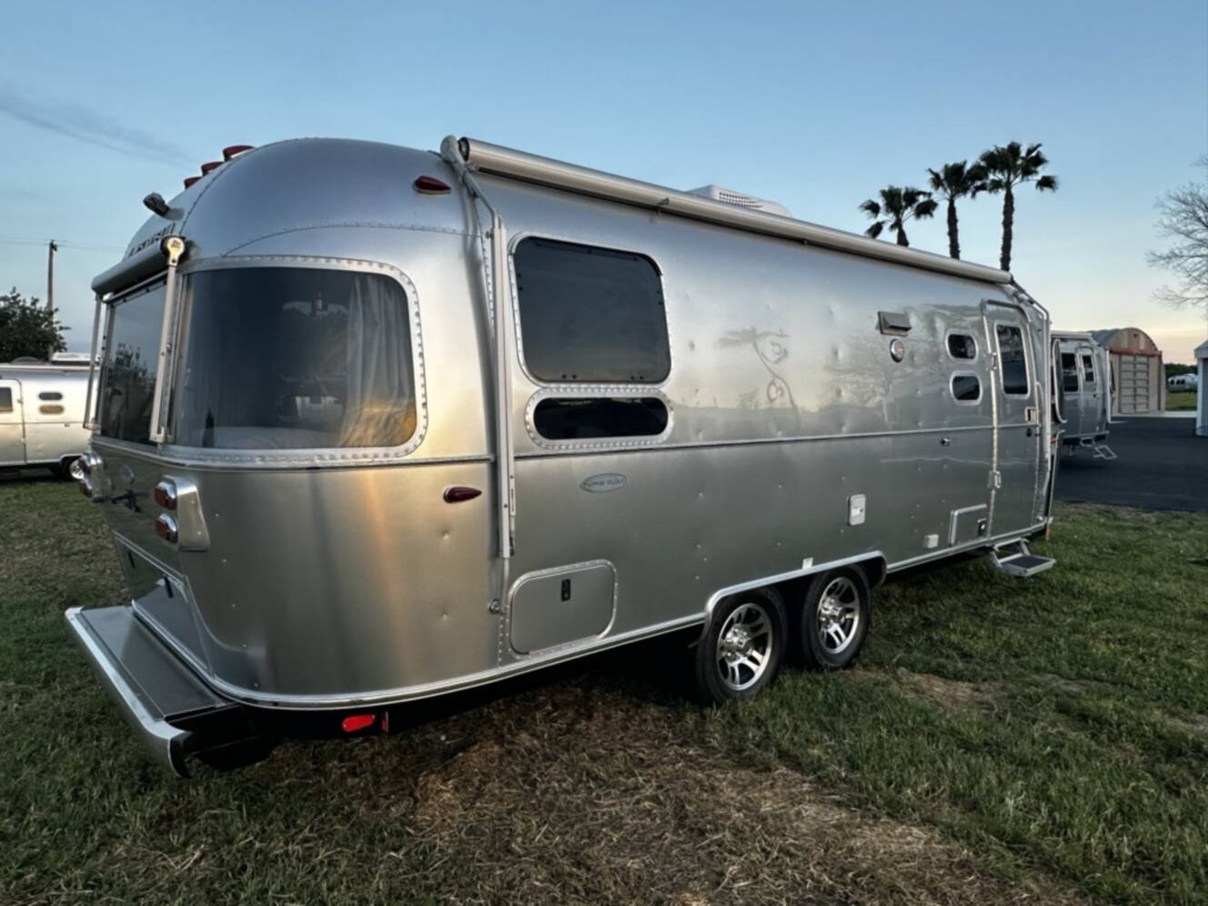 A photo of this 2017 Airstream FLYING CLOUD 25RB TWIN