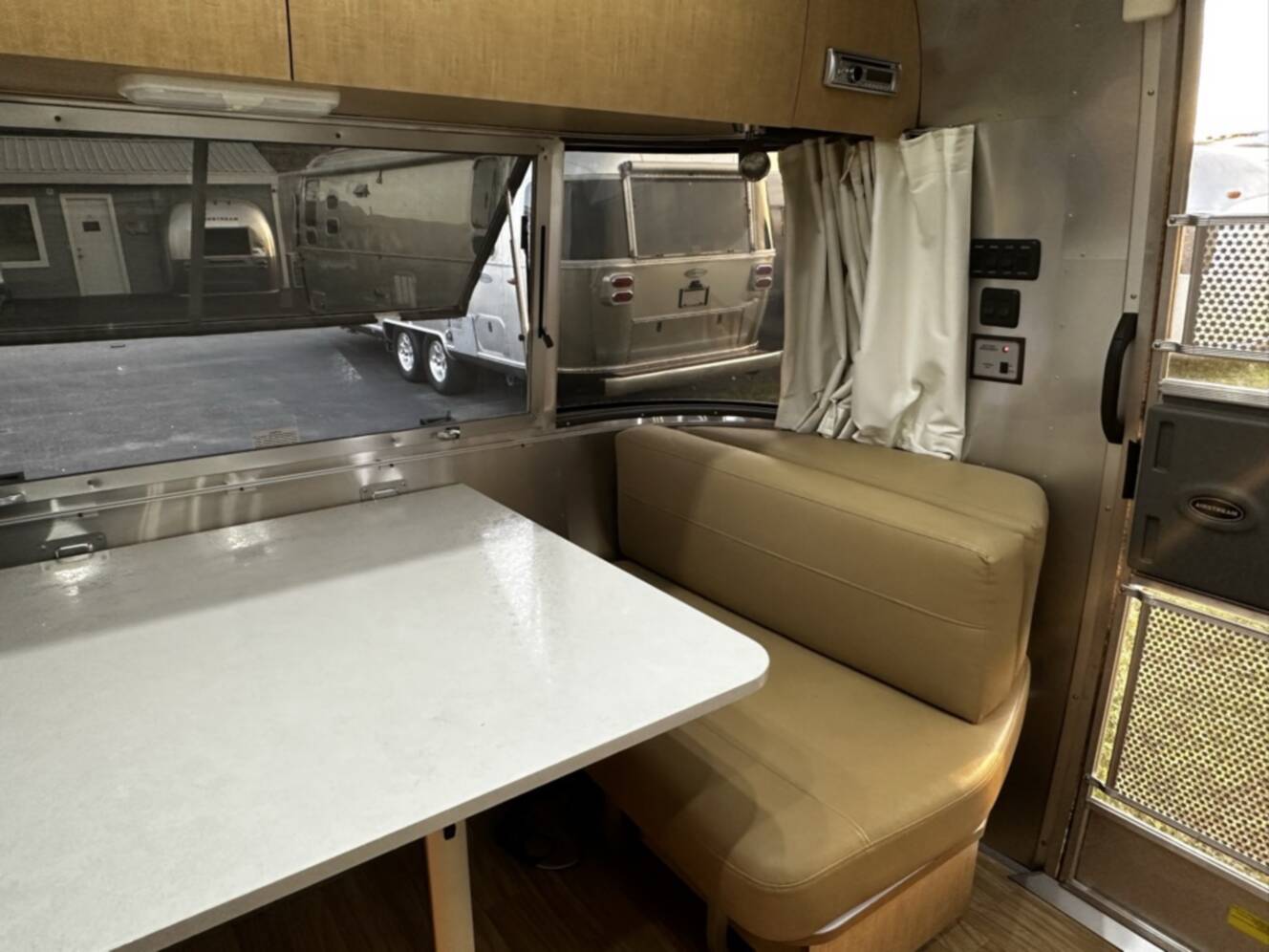 A photo of this 2017 Airstream FLYING CLOUD 25RB TWIN
