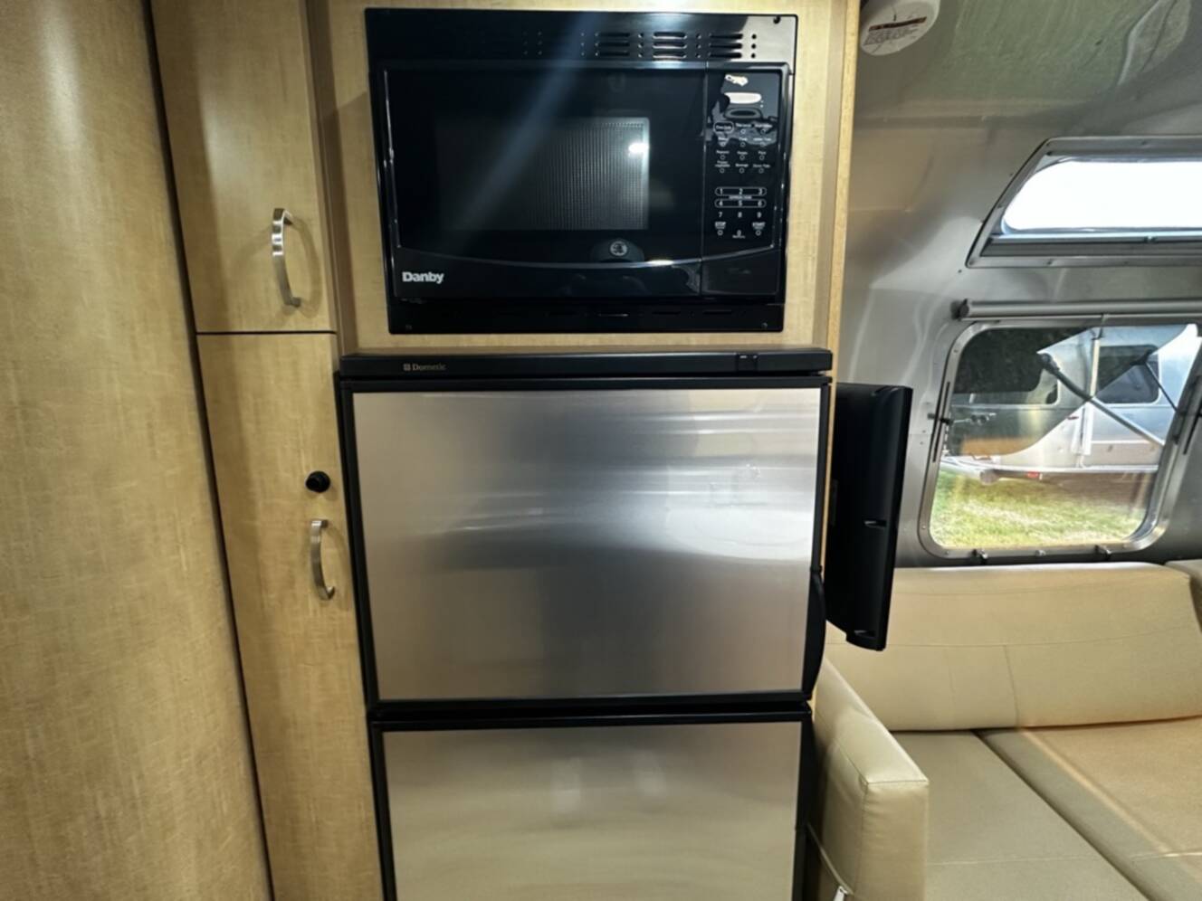 A photo of this 2017 Airstream FLYING CLOUD 25RB TWIN