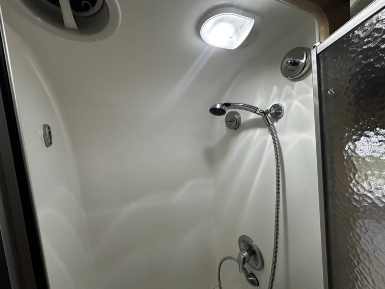 A photo of this 2017 Airstream FLYING CLOUD 25RB TWIN