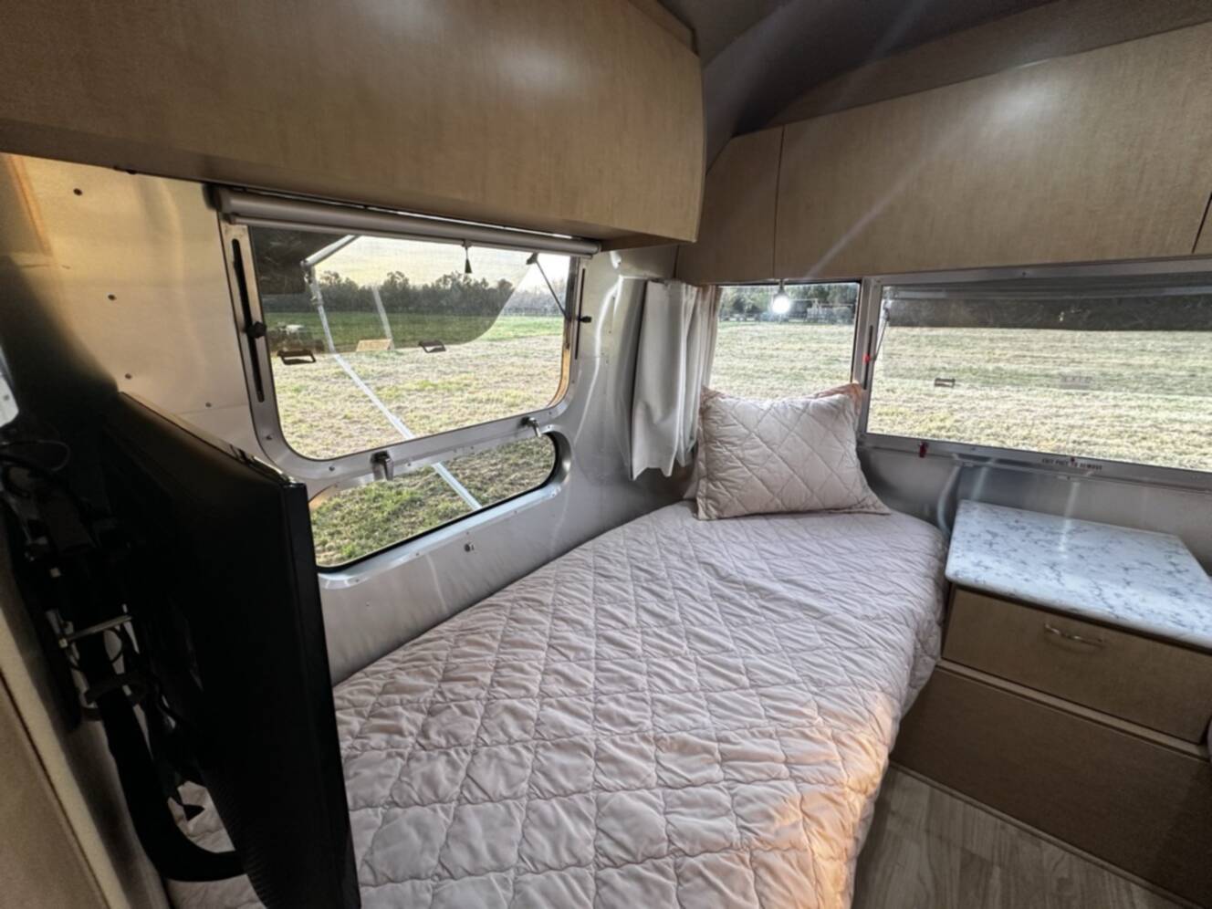 A photo of this 2017 Airstream FLYING CLOUD 25RB TWIN