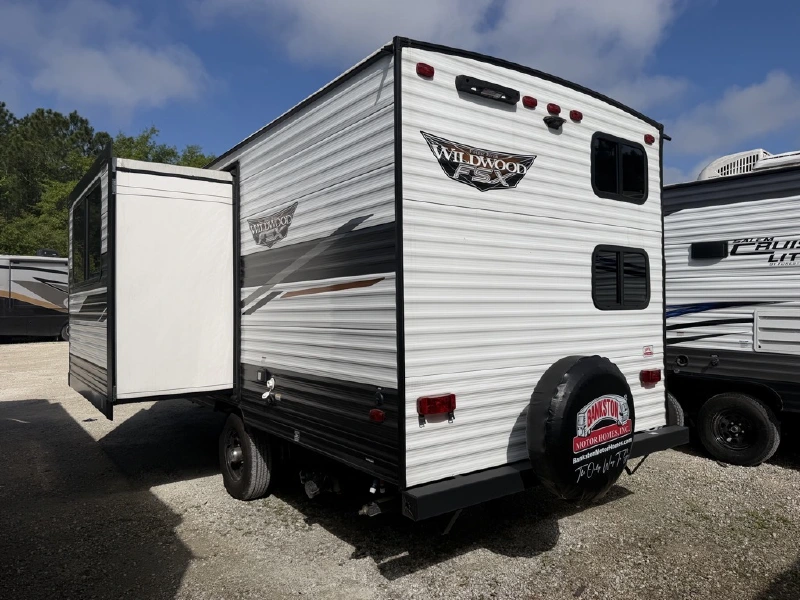 2024 FOREST RIVER WILDWOOD FSX 178BHSK