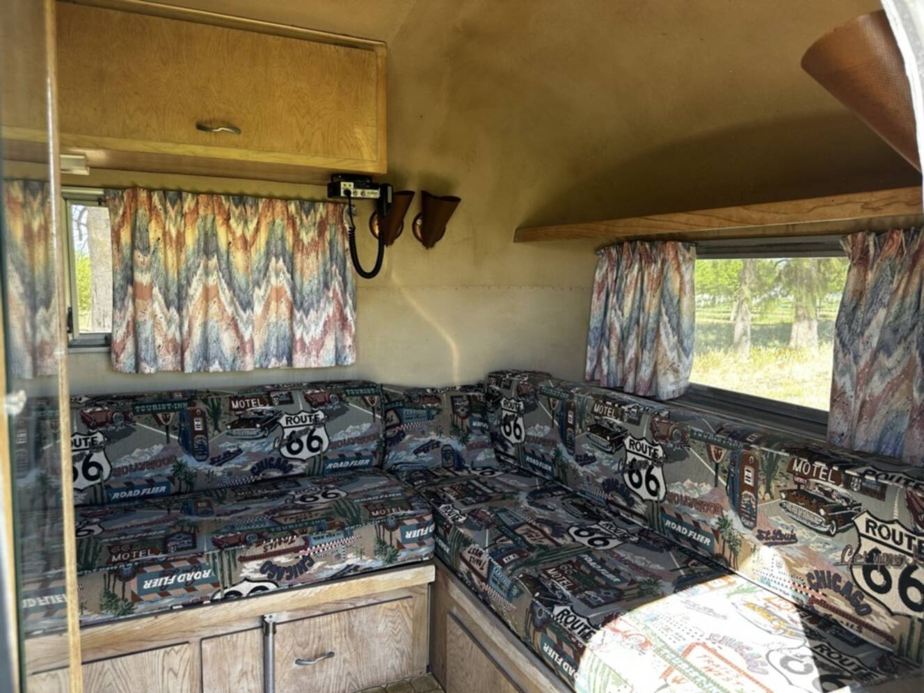 A photo of this 1962 Airstream BAMBI 16